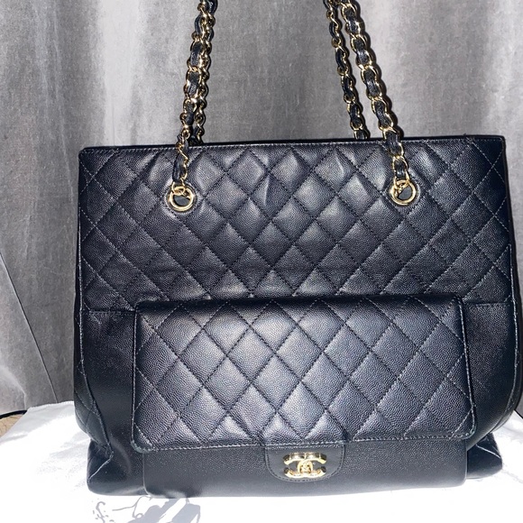 Chanel Tote Bag 100% authentic - Picture 2 of 3